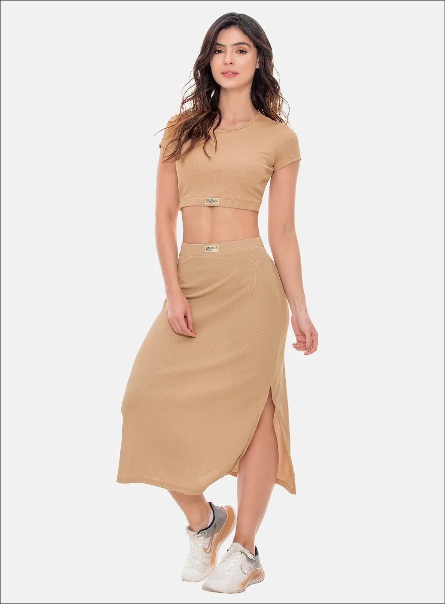 Skirt with side slit