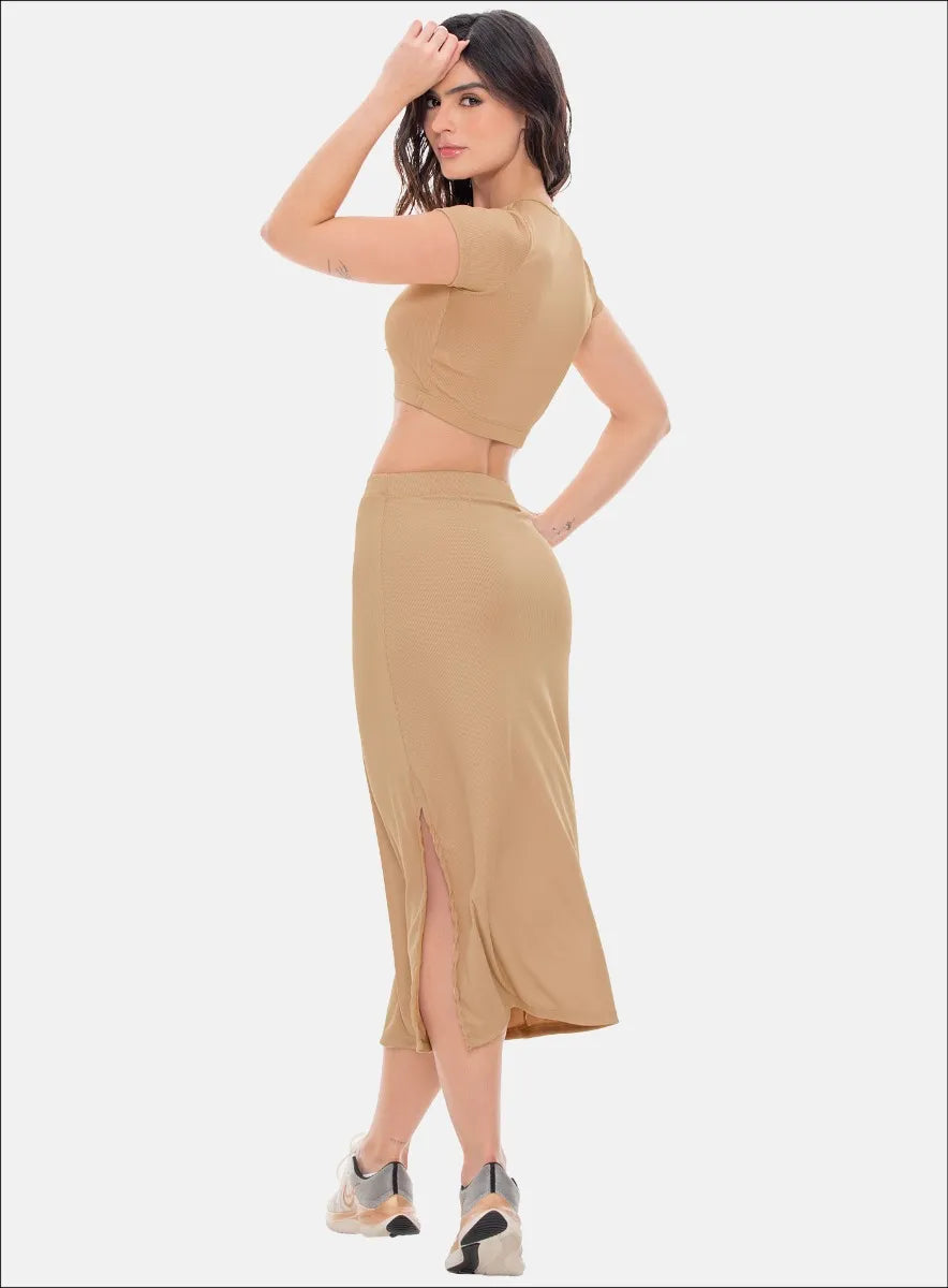 Skirt with side slit